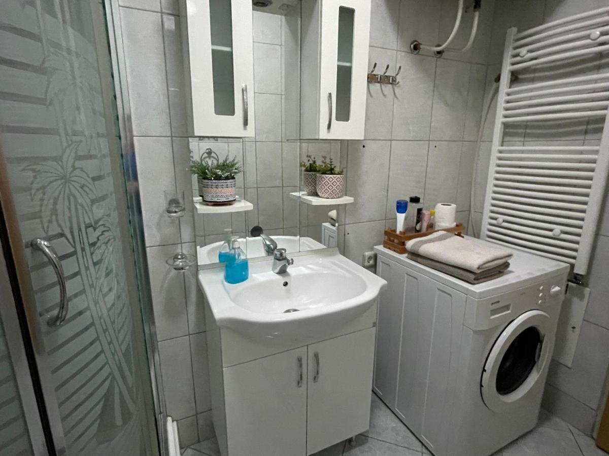 Mexican Touch Apartment With Parking Garage Pristina Esterno foto