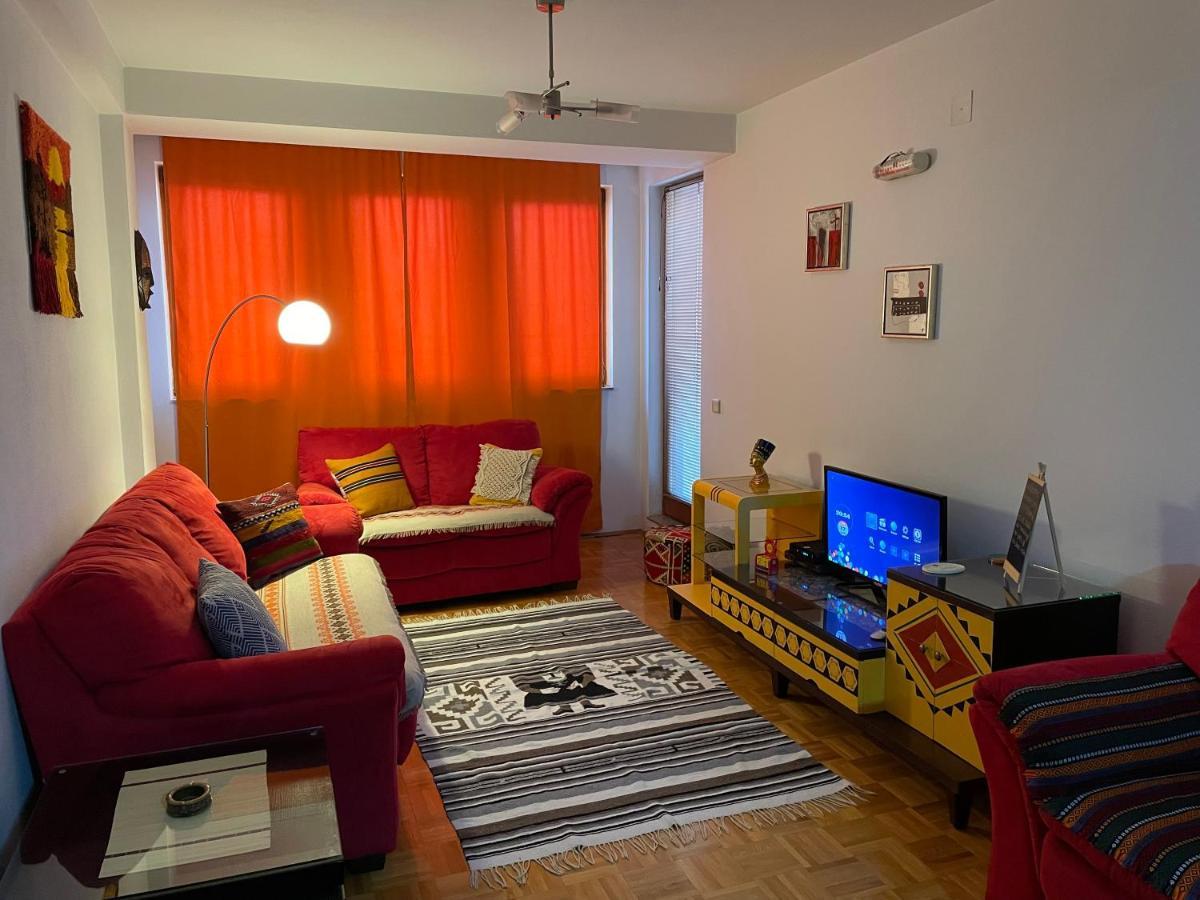 Mexican Touch Apartment With Parking Garage Pristina Esterno foto